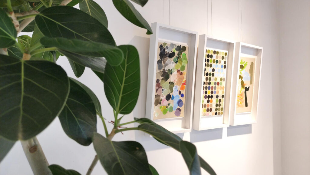 Miki Wanibuchi’s artwork triptych LA2022-0918 at about her exhibition in 2024.